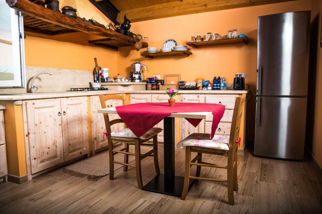 B&B Il Cenerino SantʼAntìoco Exteriör bild